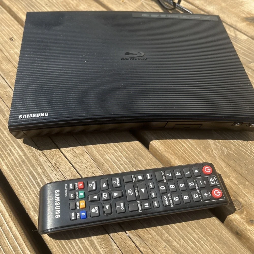 Samsung BD-JM57 Curved Blu-Ray Disc DVD Player Streaming Wi-Fi
